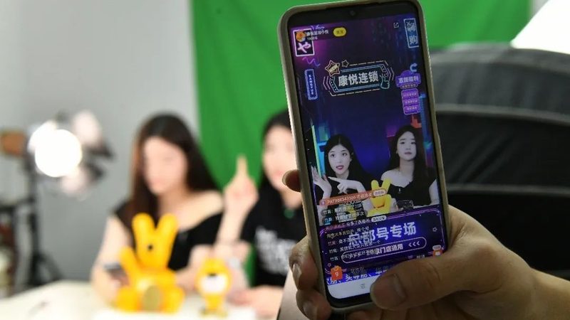 小标题：一、开锁换锁，安全为首要